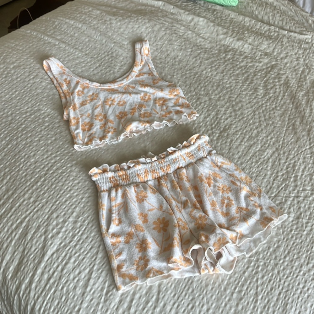 Colsie XS floral pj shorts and tank set